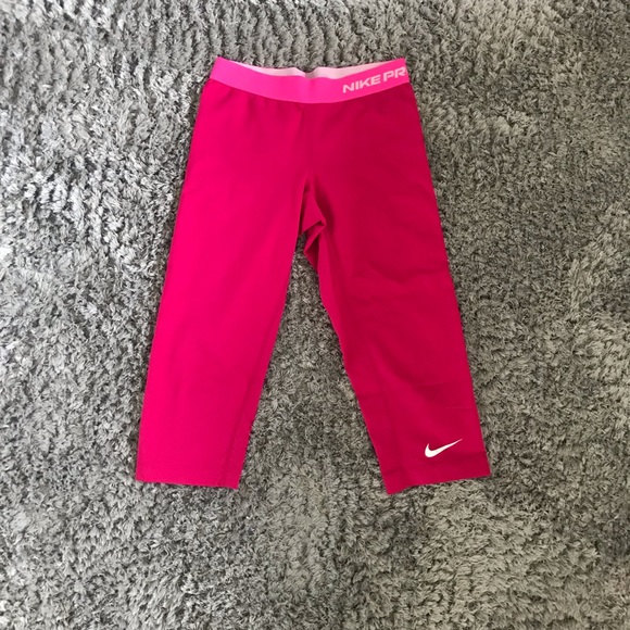 Nike Pants - Nike Pro Capris